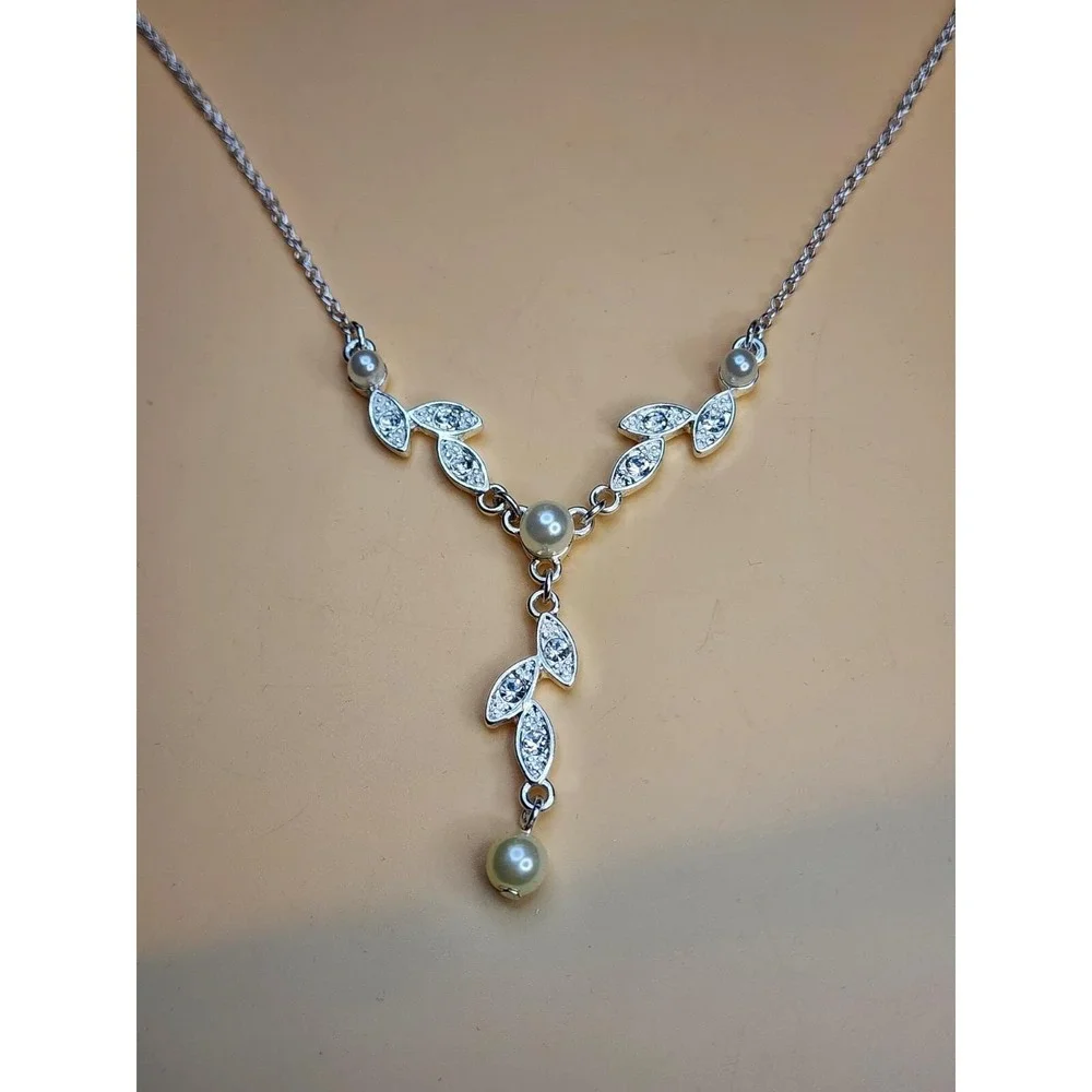 New SAQ Signed CZ Leaf Vine Silver Tone Necklace & Earring Set In Box FREE $HIP!